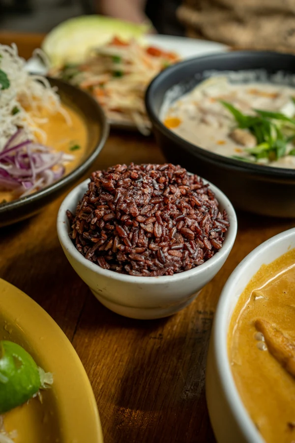 ST Tím Rice with Tofu and Green Vegetables